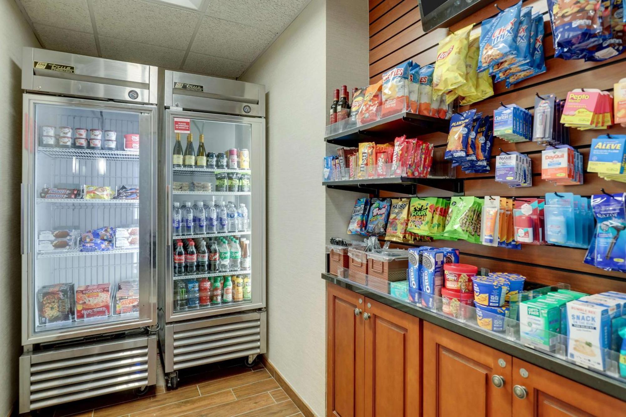 Drury Inn & Suites Charlotte University Place Экстерьер фото