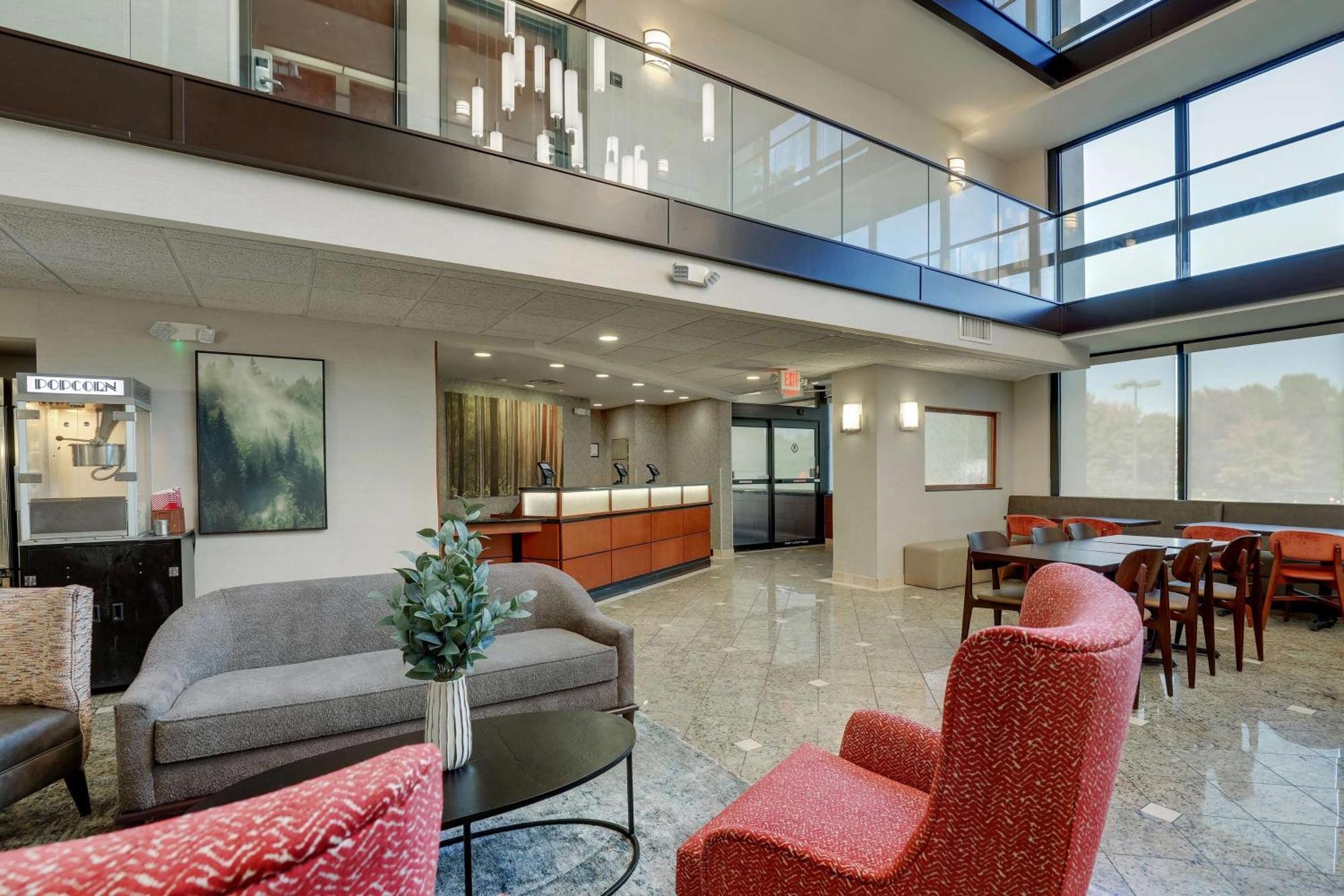Drury Inn & Suites Charlotte University Place Экстерьер фото